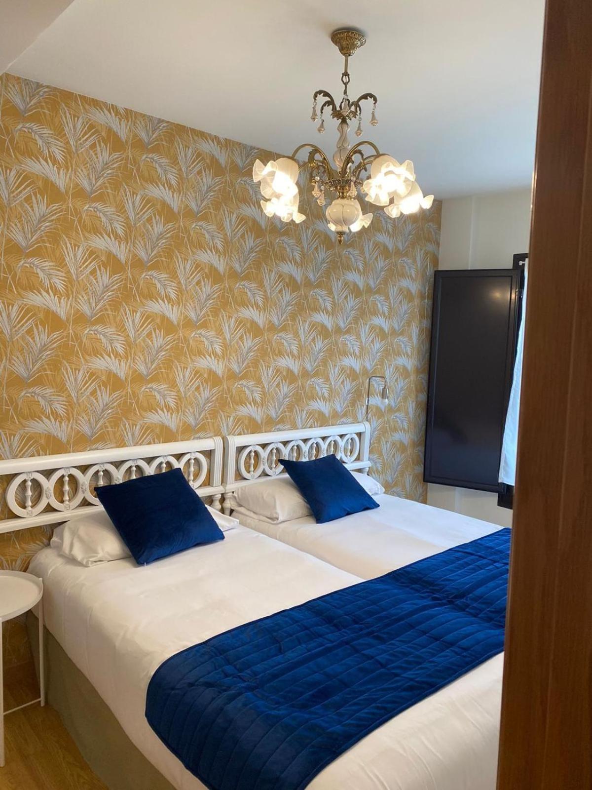 Apartamentos Palacio Azcarate Calle Calvario เอซกาไรย์ ภายนอก รูปภาพ